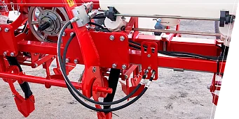 ХИДРАВЛИЧНИ МАРКУЧИ ЗА ВИСОКО НАЛЯГАНЕ С ПОДОБРЕНО КАЧЕСТВО