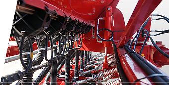 ПОСТОЯННО НАЛЯГАНЕ НА ХИДРАВЛИКАТА