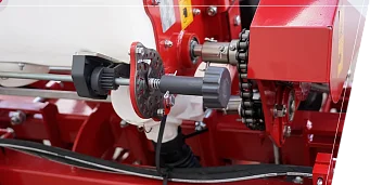 НОВА СИСТЕМА ЗА ВНАСЯНЕ НА СУХИ МИНЕРАЛНИ ТОРОВЕ