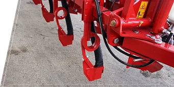 ДОКОСВАНЕ НА КОРОНАТА