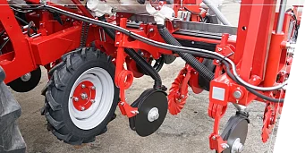 ХИДРАВЛИЧНИ МАРКУЧИ ЗА ВИСОКО НАЛЯГАНЕ С ПОДОБРЕНО КАЧЕСТВО